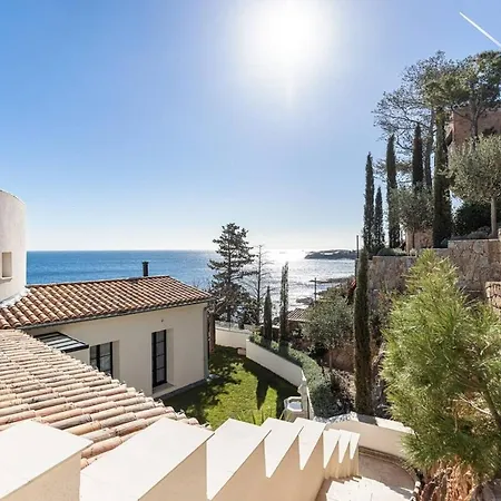Beautiful 4 Bedrooms With Pool And Garden *