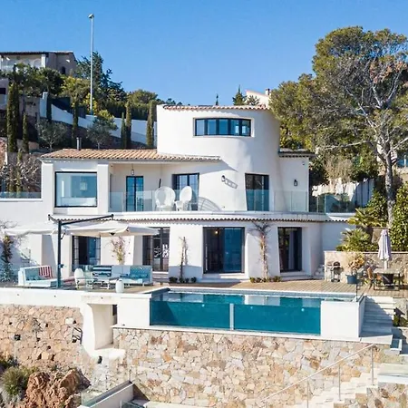 Beautiful 4 Bedrooms With Pool And Garden Saint-Raphaël