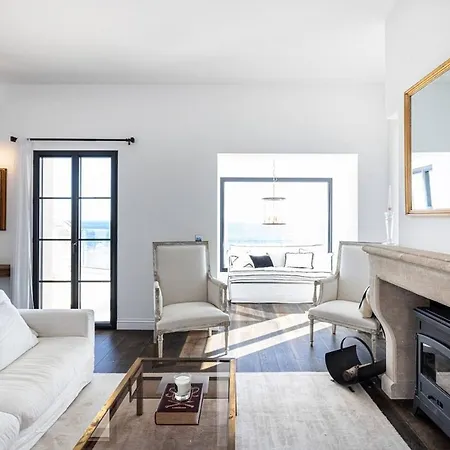 Βίλα Beautiful 4 Bedrooms With Pool And Garden
