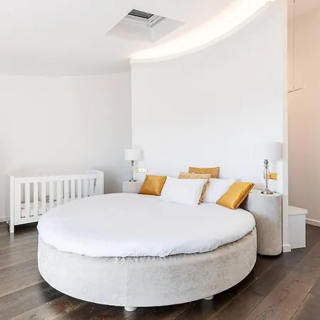 Вилла Beautiful 4 Bedrooms With Pool And Garden *
