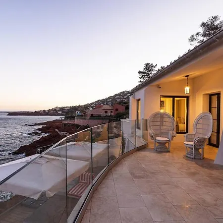 Вилла Beautiful 4 Bedrooms With Pool And Garden *