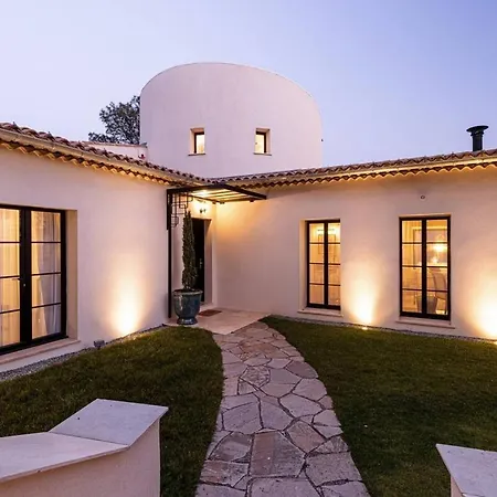 Villa Beautiful 4 Bedrooms With Pool And Garden *