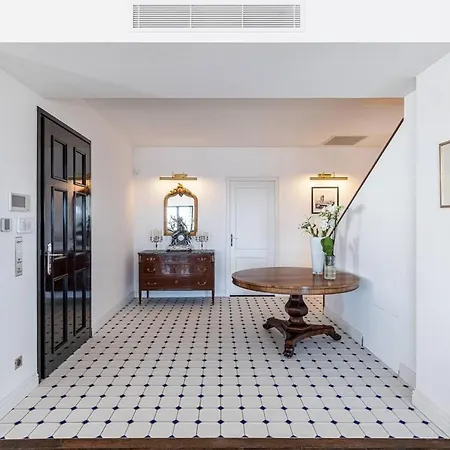 Beautiful 4 Bedrooms With Pool And Garden *