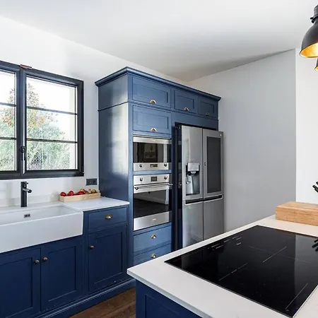 Βίλα Beautiful 4 Bedrooms With Pool And Garden